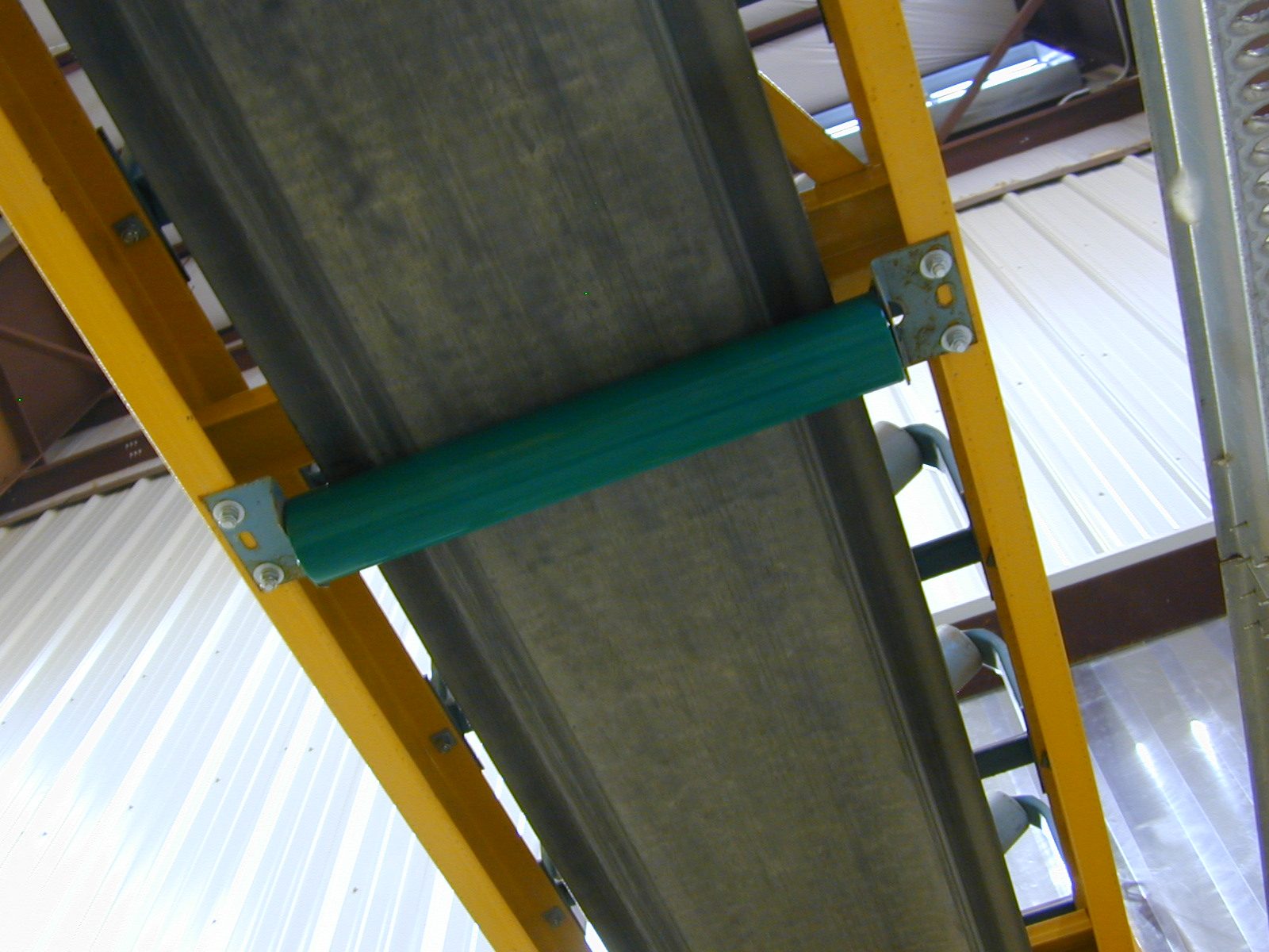 Conveyor structure protected with polyurea membrane
